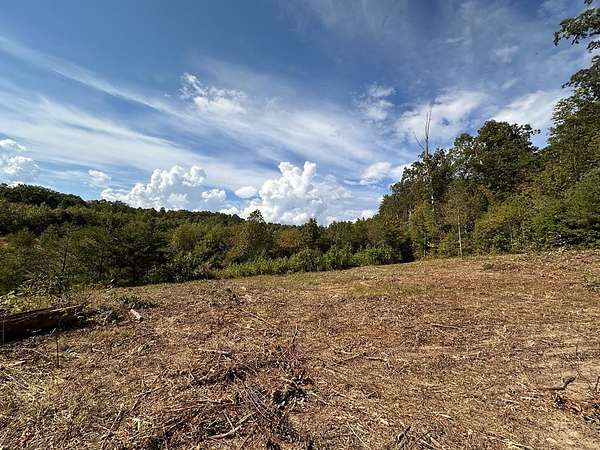 13.4 Acres of Agricultural Land for Sale in Allardt, Tennessee