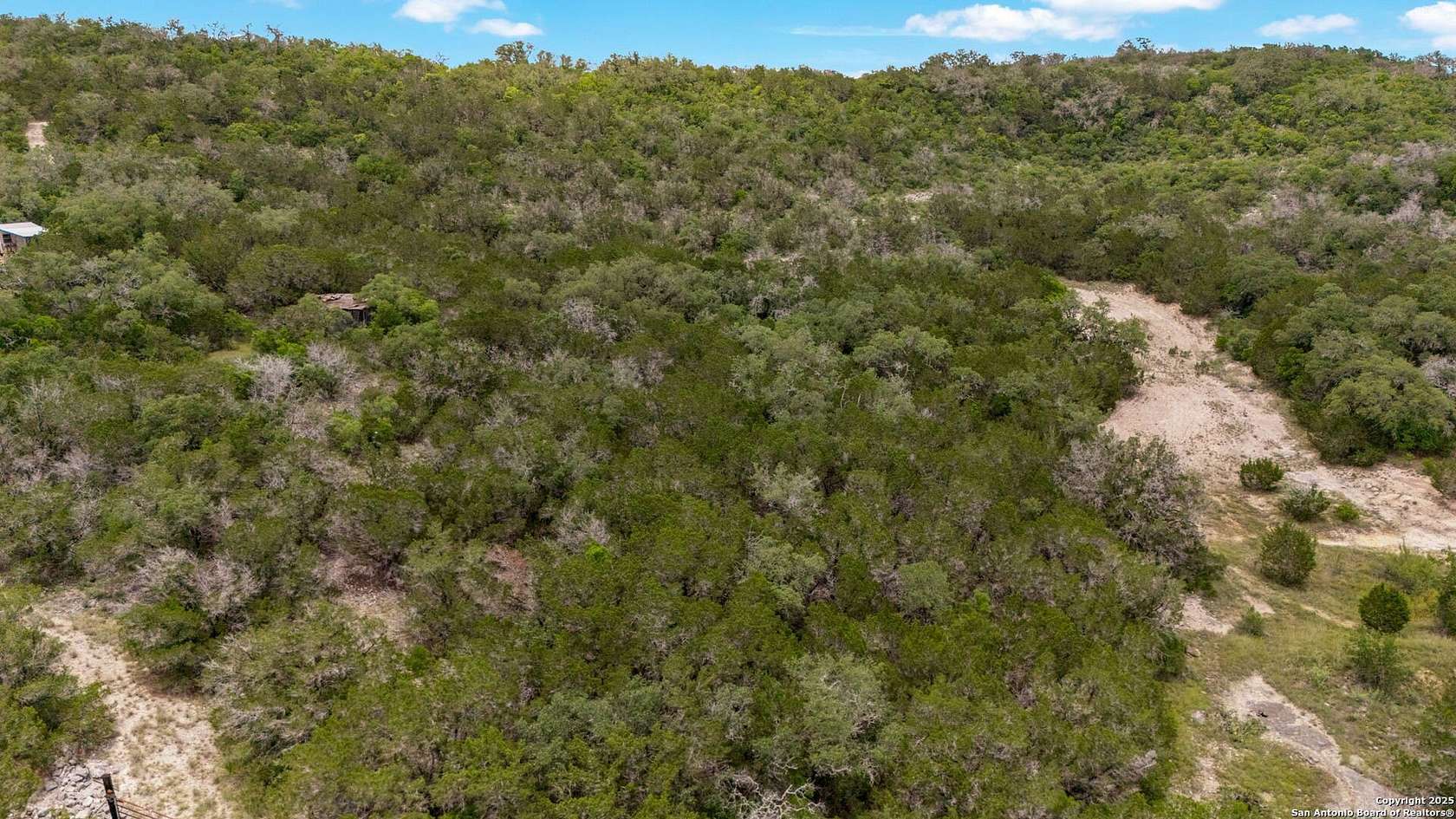 10 Acres of Improved Residential Land for Sale in Hondo, Texas