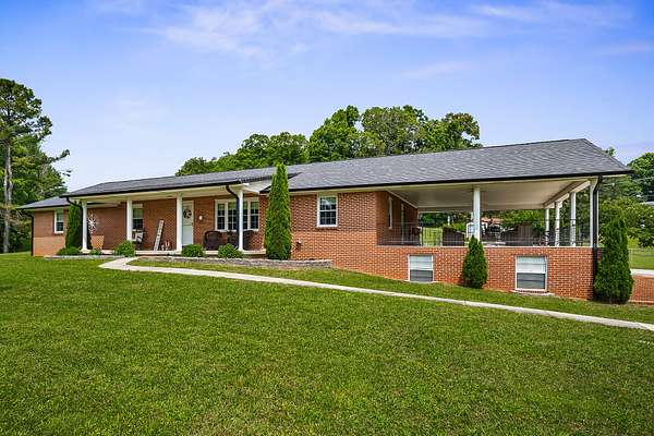 1.86 Acres of Residential Land with Home for Sale in Cookeville, Tennessee