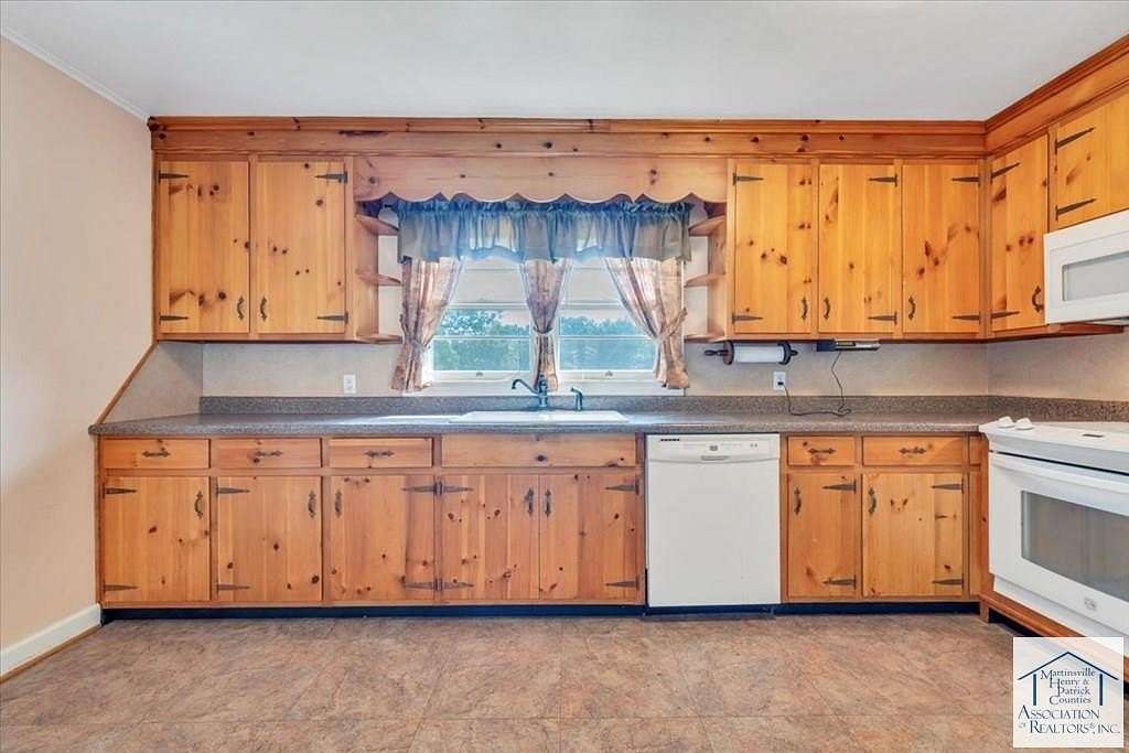 8.88 Acres of Residential Land with Home for Sale in Bassett, Virginia