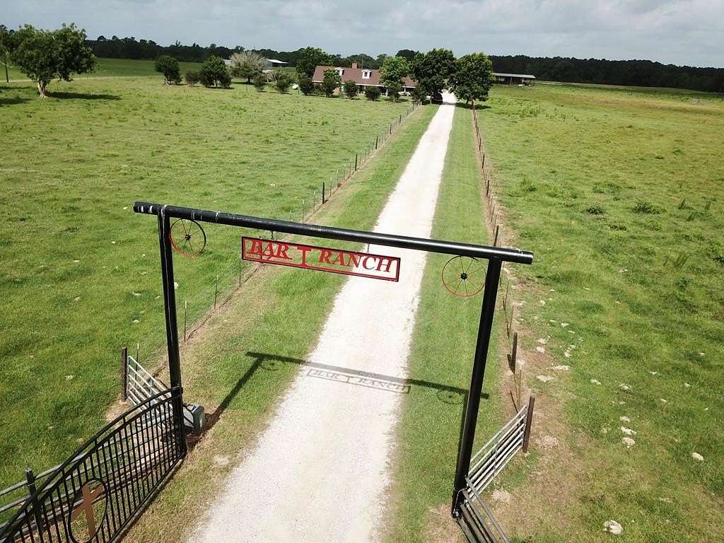 38 Acres of Agricultural Land with Home for Sale in Kirbyville, Texas