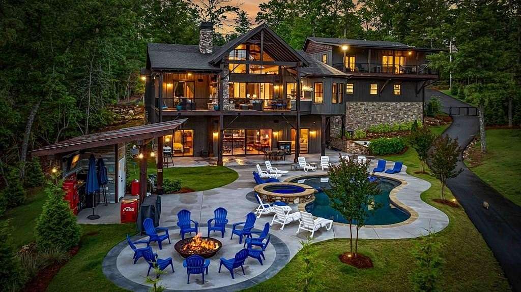 1.5 Acres of Residential Land with Home for Sale in Blue Ridge, Georgia