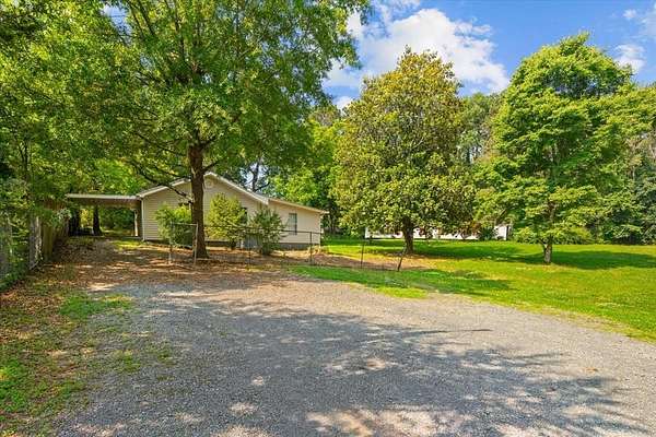 2 Acres of Residential Land with Home for Sale in Tunnel Hill, Georgia