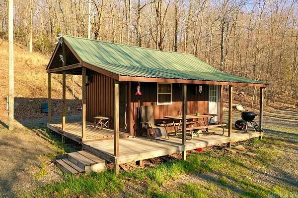 20 Acres of Recreational Land with Home for Sale in Leslie, Arkansas