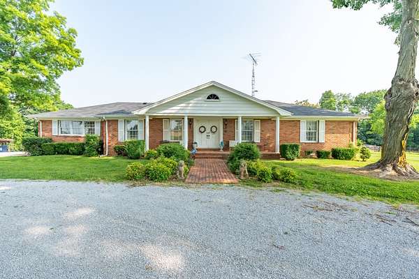 4.5 Acres of Improved Mixed-Use Land for Auction in Herndon, Kentucky