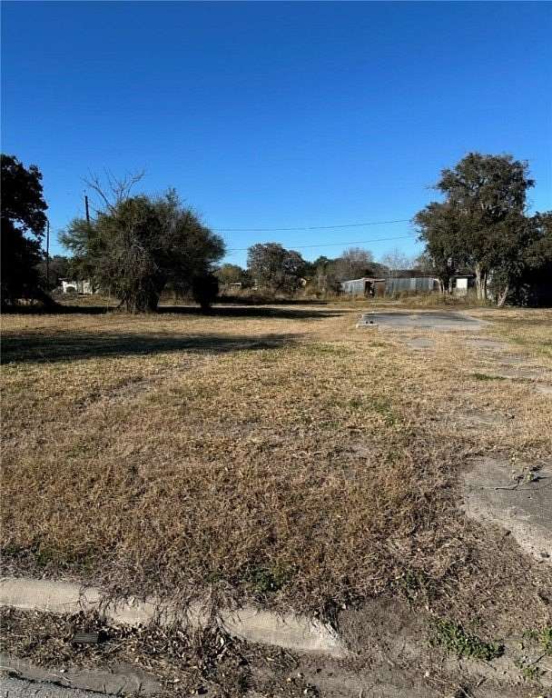 0.16 Acres of Mixed-Use Land for Sale in Kingsville, Texas