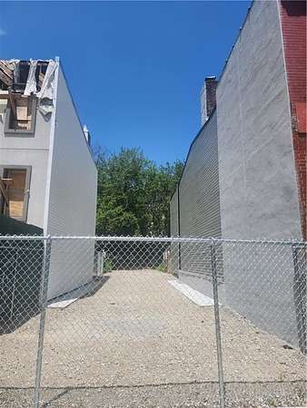 0.05 Acres of Residential Land for Sale in Brooklyn, New York
