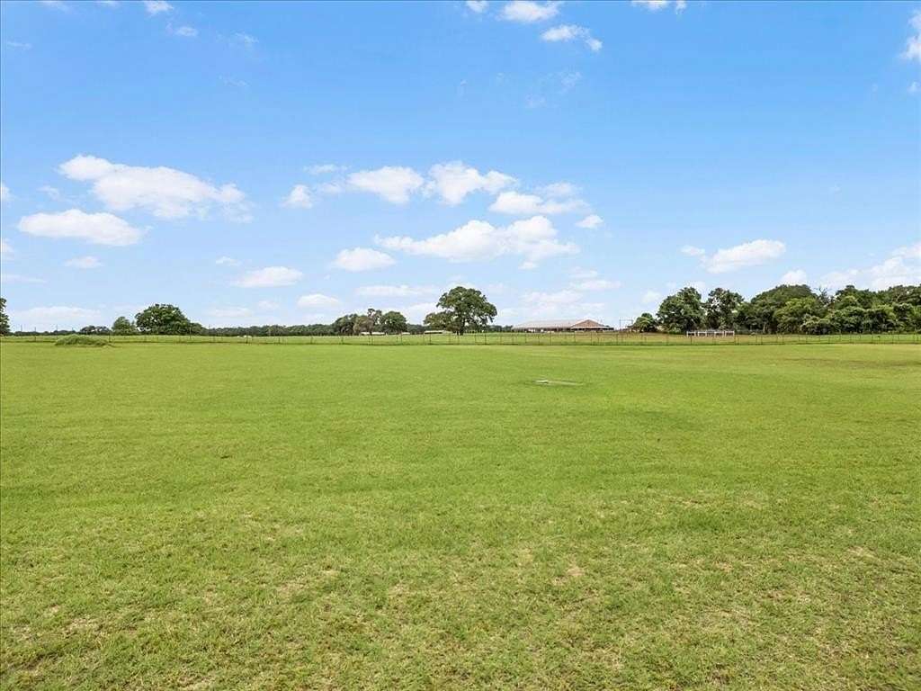 1 Acre of Residential Land for Sale in Millsap, Texas