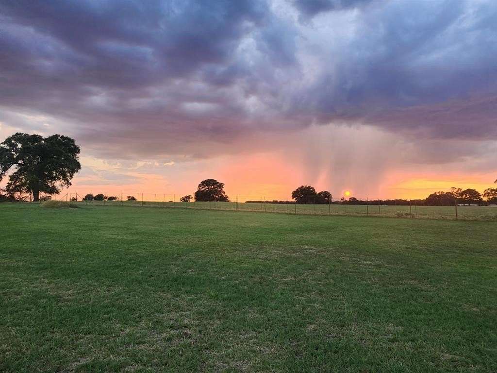 1 Acre of Residential Land for Sale in Millsap, Texas