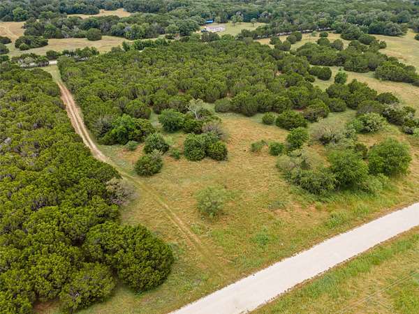 10 Acres of Recreational & Residential Land for Sale in Meridian, Texas