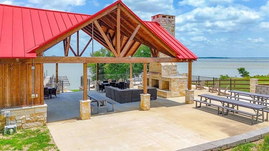 1 Acre of Residential Land for Sale in Corsicana, Texas