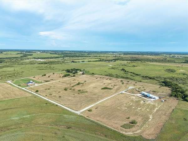 2 Acres of Residential Land for Sale in Bowie, Texas