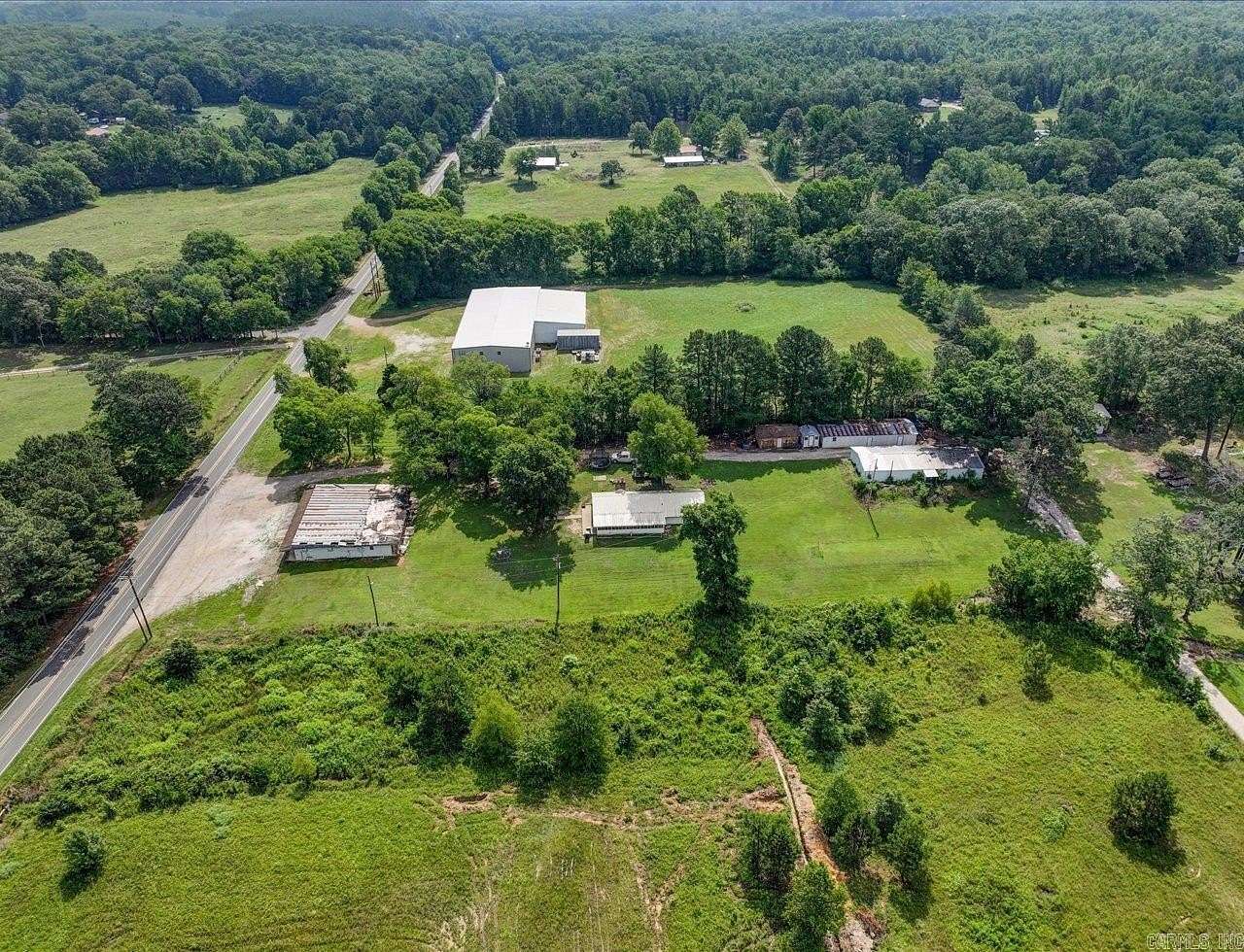 2 Acres of Residential Land with Home for Sale in Pearcy, Arkansas