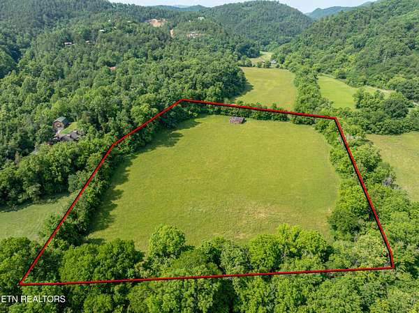 8 Acres of Land for Sale in Townsend, Tennessee
