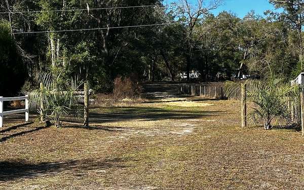 1 Acre of Residential Land for Sale in High Springs, Florida