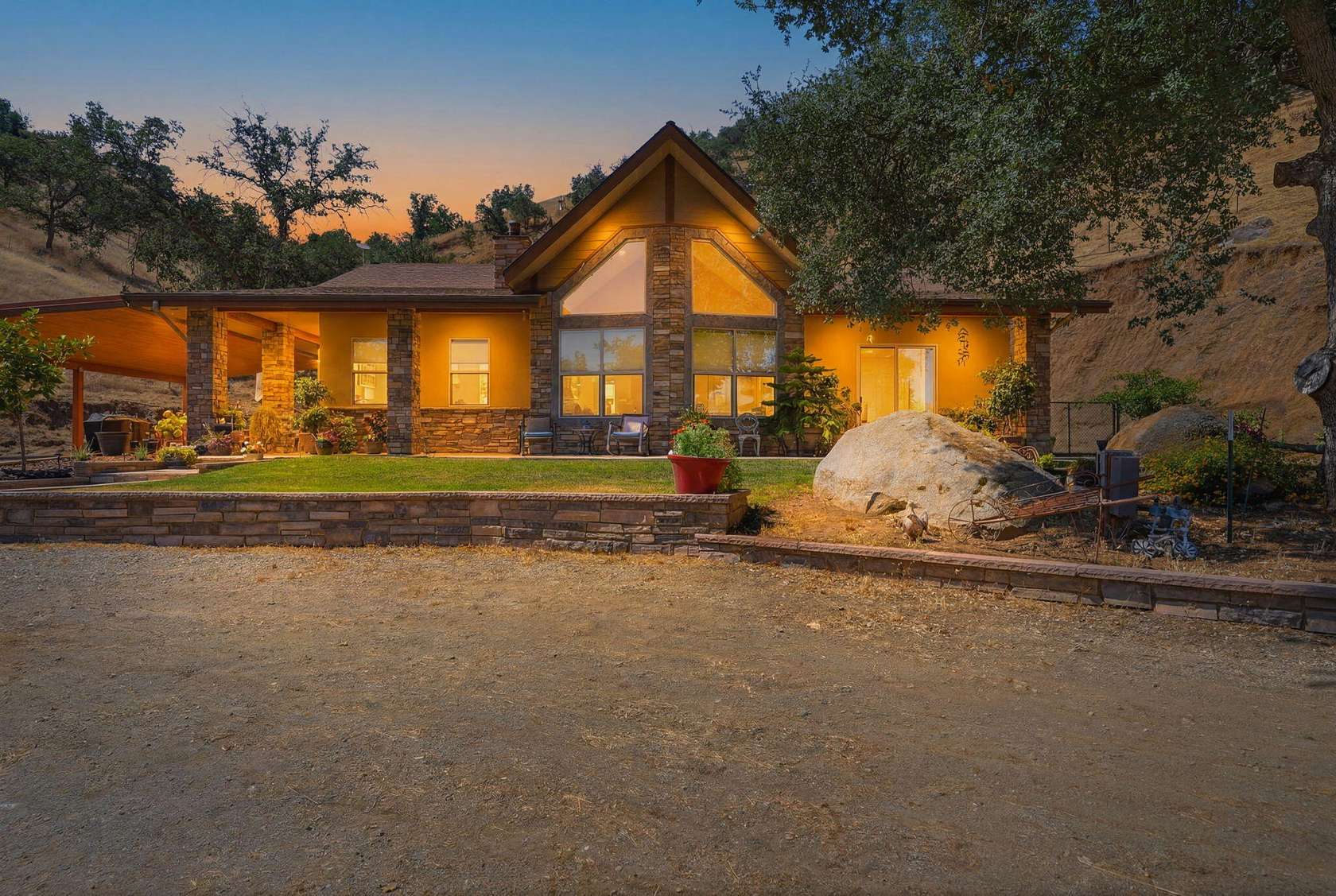 9.55 Acres of Land with Home for Sale in Springville, California