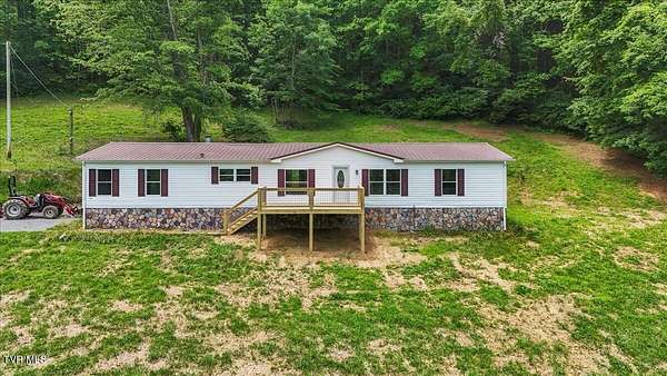 2.74 Acres of Residential Land with Home for Sale in Abingdon, Virginia