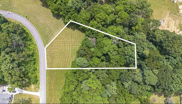 1 Acre of Residential Land for Sale in Dandridge, Tennessee