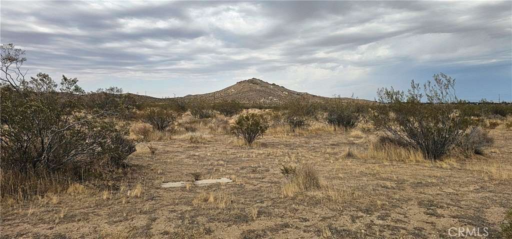 5 Acres of Land for Sale in Rosamond, California