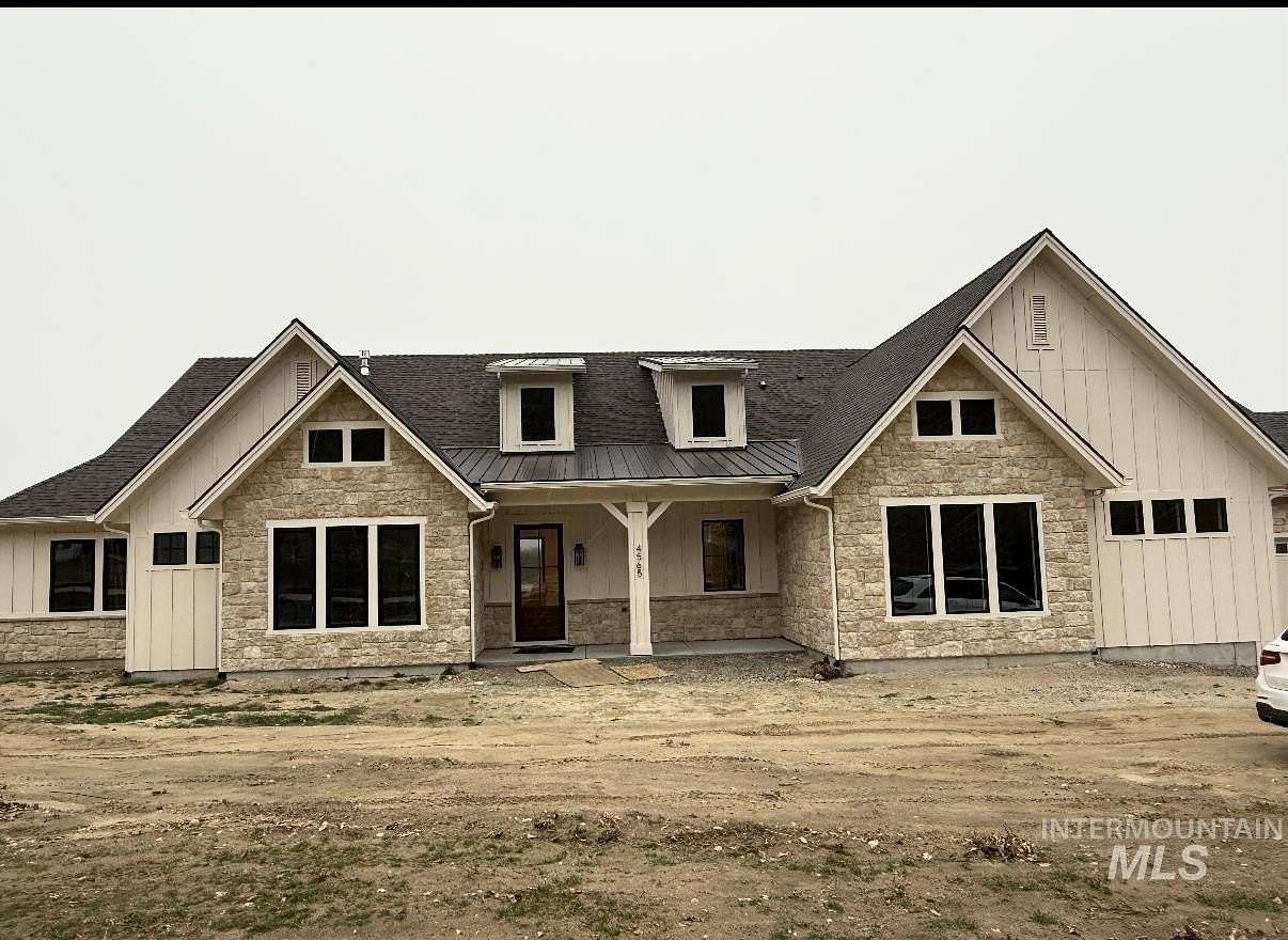 4.73 Acres of Residential Land with Home for Sale in Emmett, Idaho