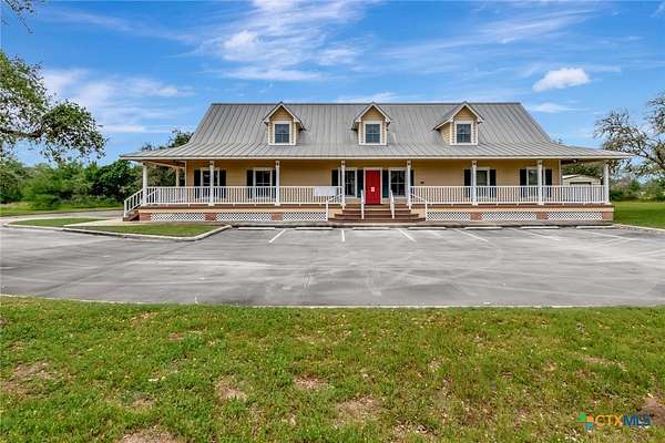 3 Acres of Improved Commercial Land for Sale in Victoria, Texas