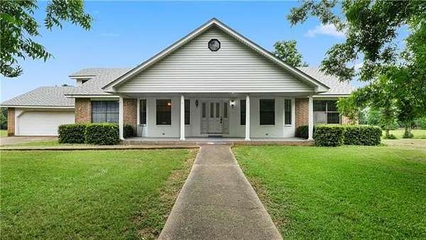 7.48 Acres of Residential Land with Home for Sale in Pineville, Louisiana