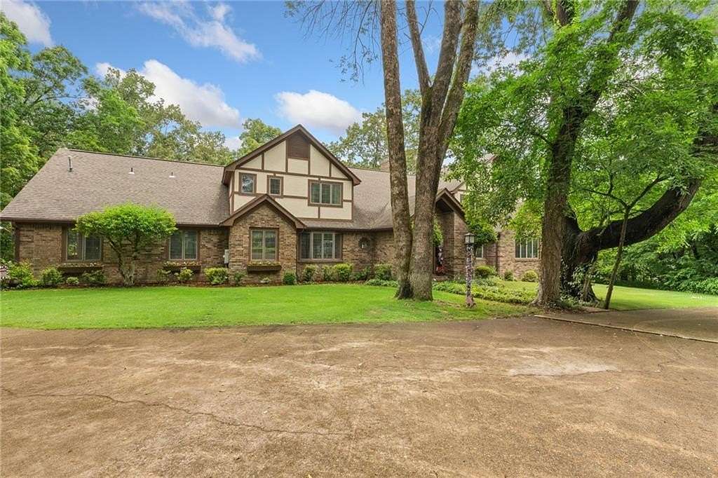 1.6 Acres of Residential Land with Home for Sale in Harrison, Arkansas