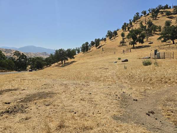 4.88 Acres of Residential Land for Sale in Springville, California