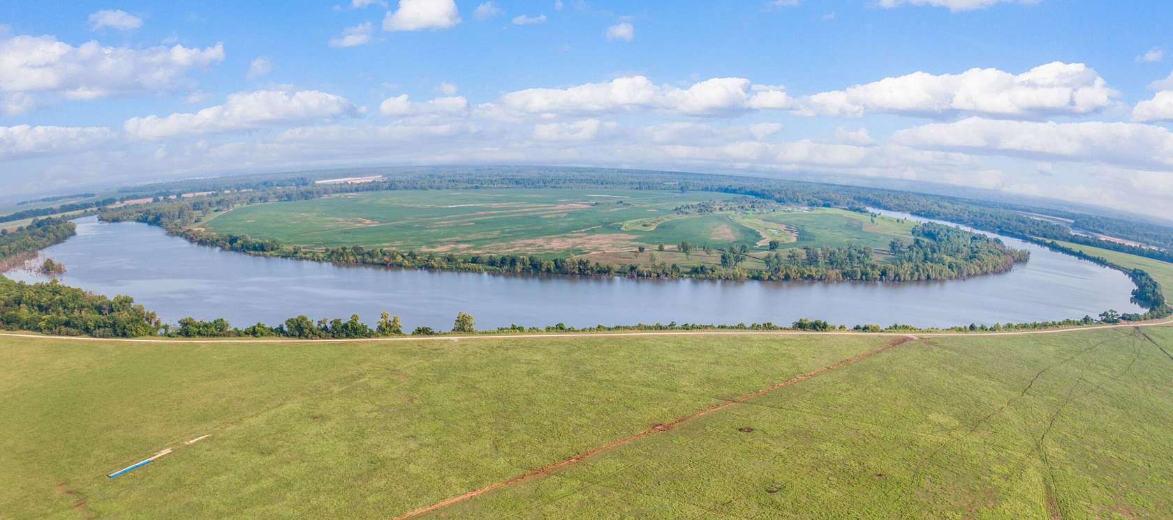 1,586 Acres of Recreational Land & Farm for Sale in Bagwell, Texas