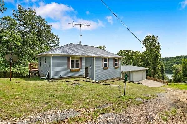 2.39 Acres of Residential Land with Home for Sale in Eureka Springs, Arkansas