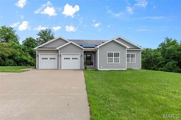 5.74 Acres of Residential Land with Home for Sale in Cape Girardeau, Missouri