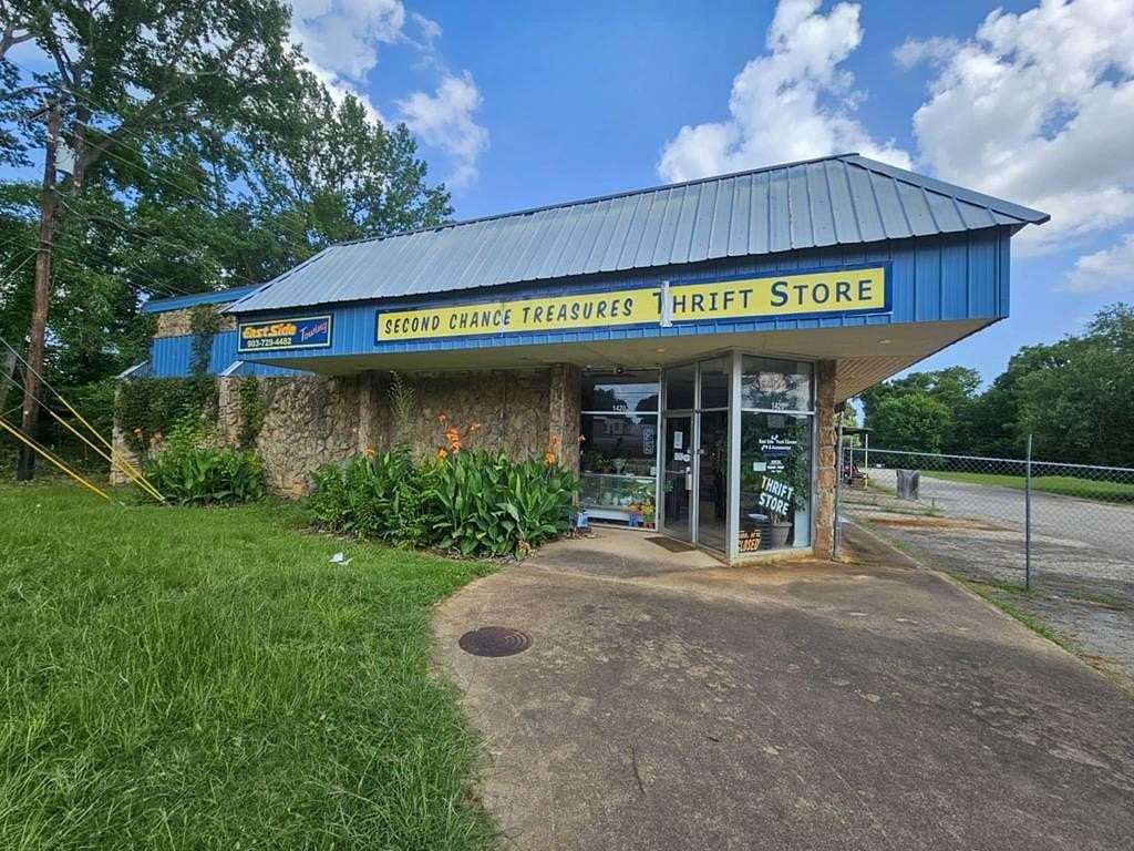 3.5 Acres of Mixed-Use Land for Sale in Palestine, Texas