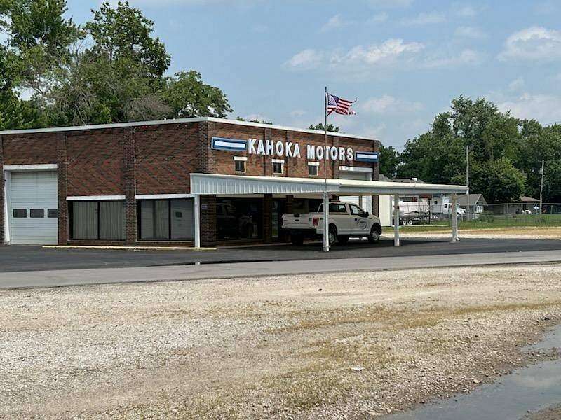 1.33 Acres of Improved Commercial Land for Sale in Kahoka, Missouri