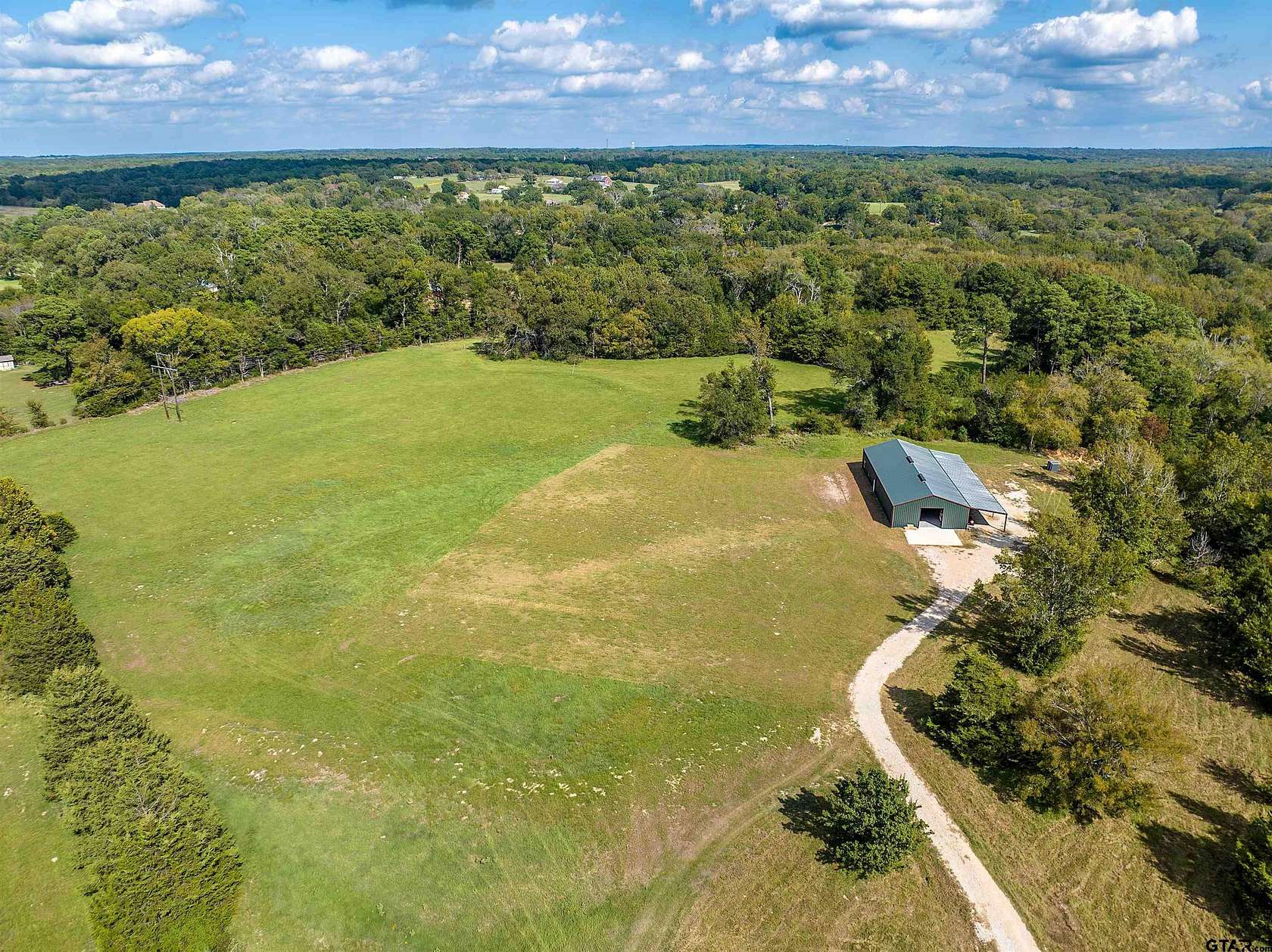 16.9 Acres of Land with Home for Sale in Tyler, Texas