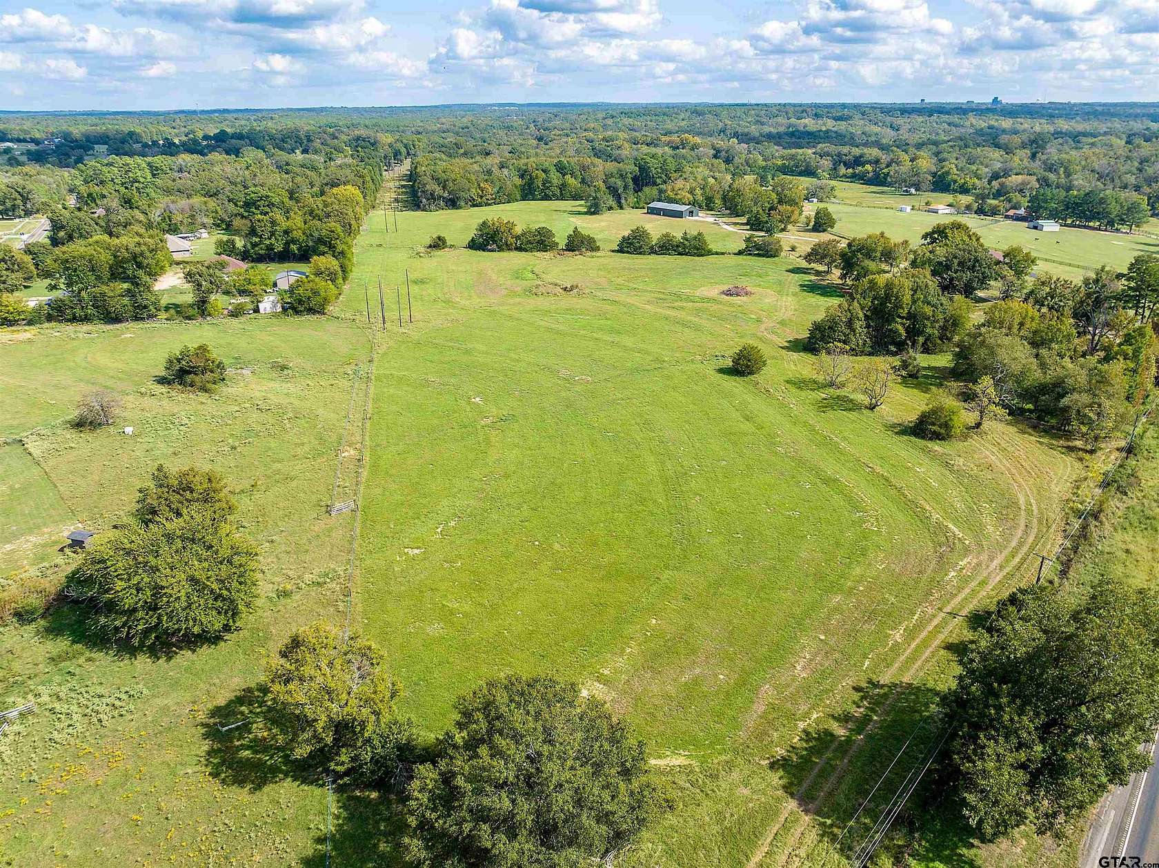 33.8 Acres of Land with Home for Sale in Tyler, Texas