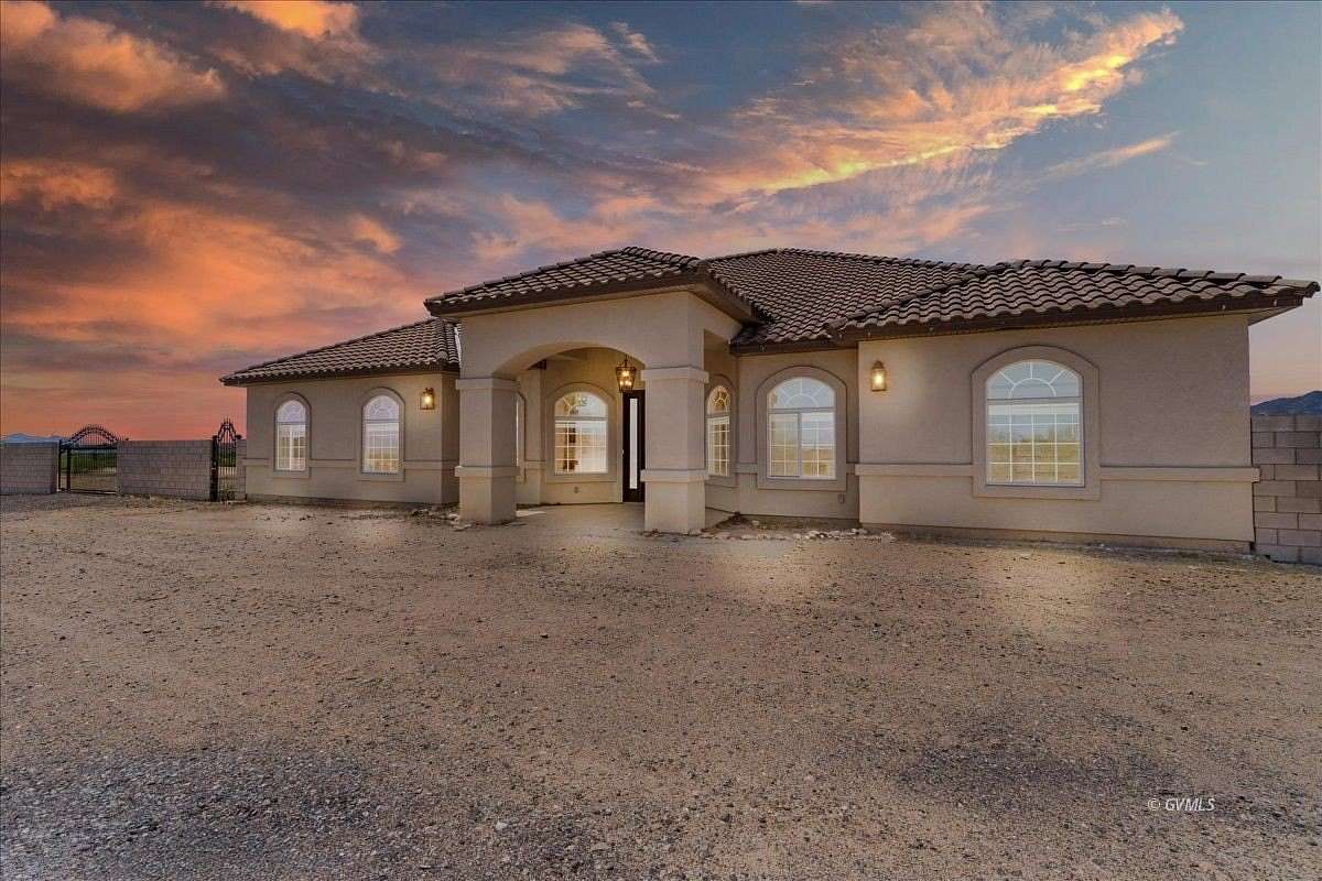 2.63 Acres of Land with Home for Sale in Safford, Arizona