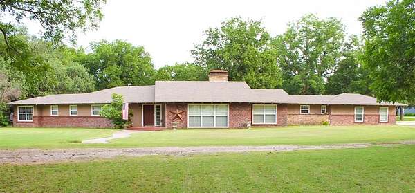 2.24 Acres of Residential Land with Home for Sale in Comanche, Texas