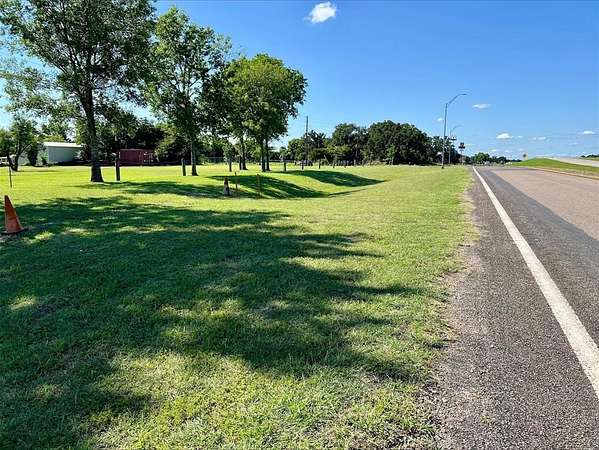 1.1 Acres of Commercial Land for Sale in Marlin, Texas
