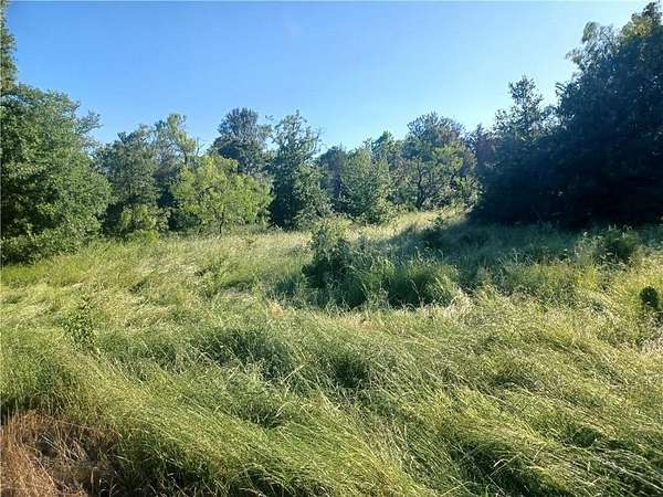 6.7 Acres of Residential Land for Sale in Mexia, Texas