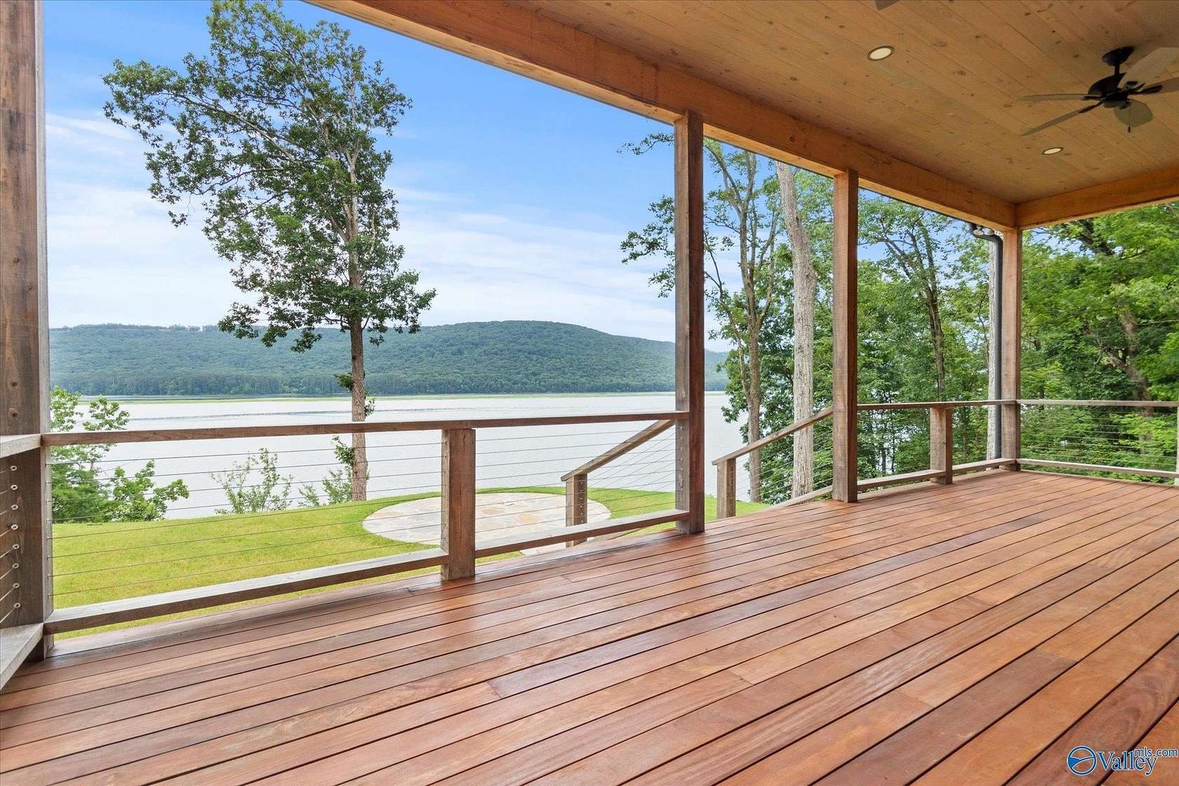 1.5 Acres of Land with Home for Sale in Scottsboro, Alabama