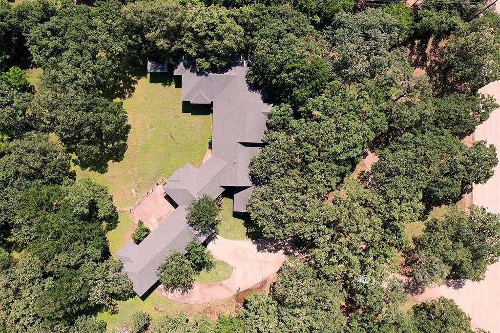 2.24 Acres of Residential Land with Home for Sale in Arlington, Texas