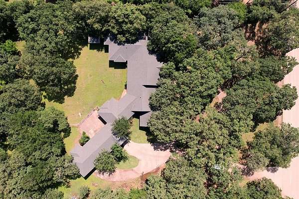 2.24 Acres of Residential Land with Home for Sale in Arlington, Texas