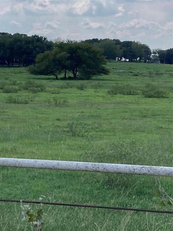 10 Acres of Land for Sale in Covington, Texas