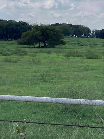 10 Acres of Land for Sale in Covington, Texas