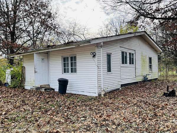 7 Acres of Residential Land with Home for Sale in Custer Park, Illinois