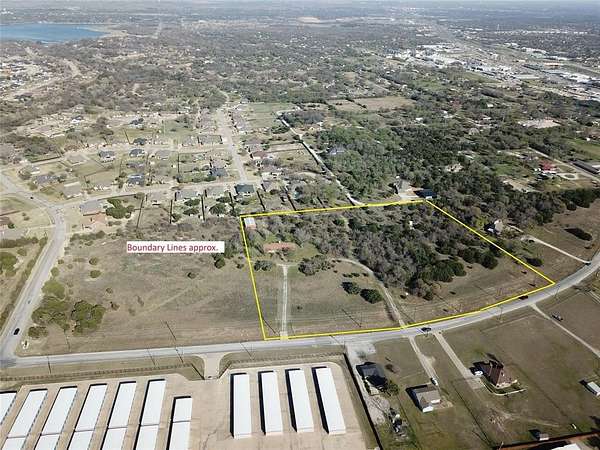 10 Acres of Residential Land with Home for Sale in Hudson Oaks, Texas