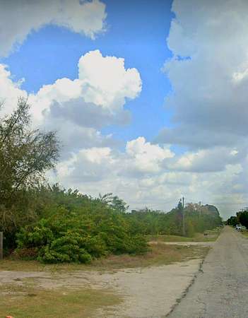 Residential Land for Sale in Lehigh Acres, Florida