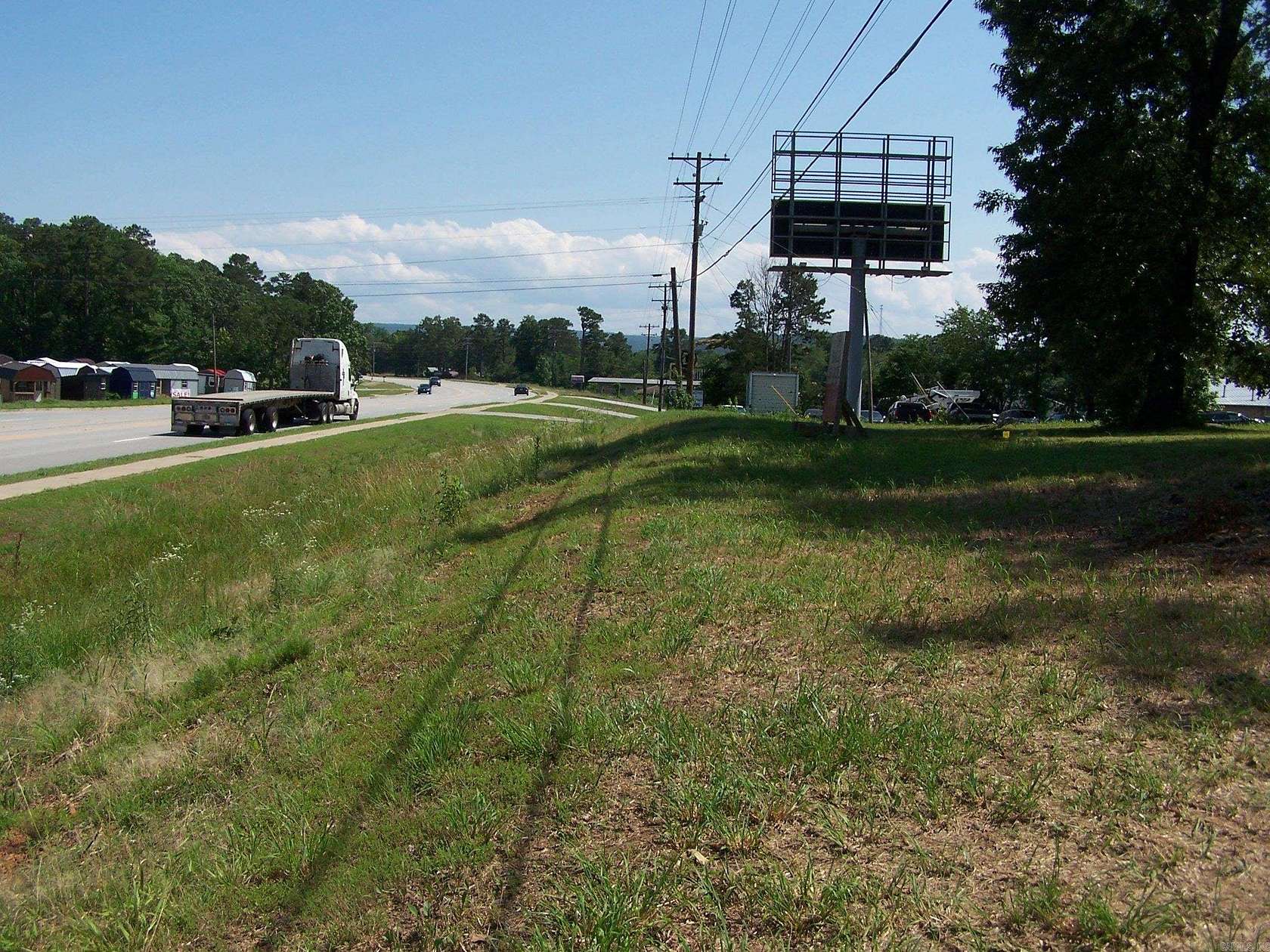 0.91 Acres of Mixed-Use Land for Sale in Clinton, Arkansas