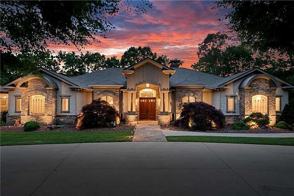 175 Acres of Land with Home for Sale in Clarkesville, Georgia