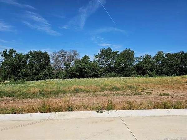 0.58 Acres of Residential Land for Sale in Tahlequah, Oklahoma